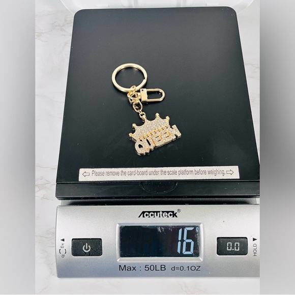 4 Queen Gold-Tone Keychain Bag Charms - Picture 5 of 5